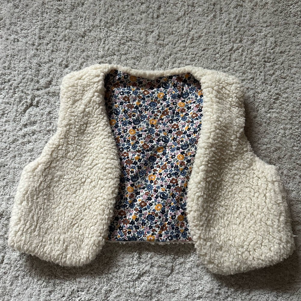 Kids Faux Fur Vest Size 7/8